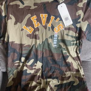 Levi's Camouflage Tee with Yellow Logo